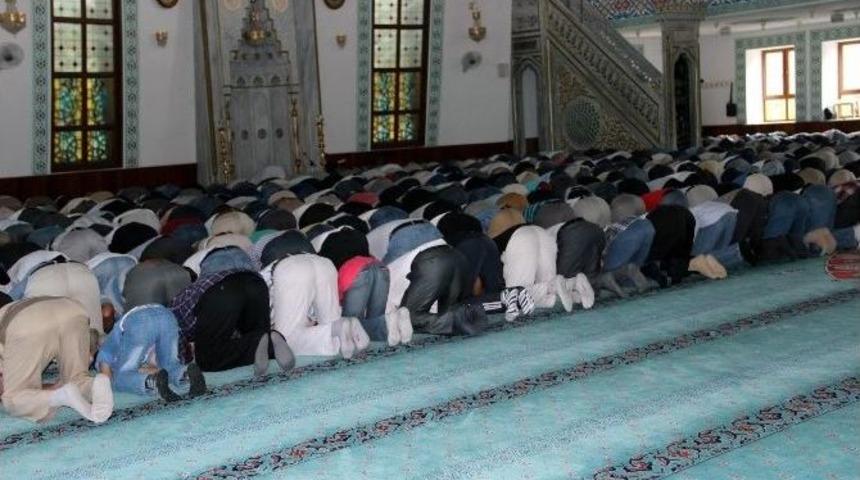 Cumhurbaşkanı S&uuml;leyman Demirel İ&ccedil;in Yalova&rsquo;da Mevlit Okundu