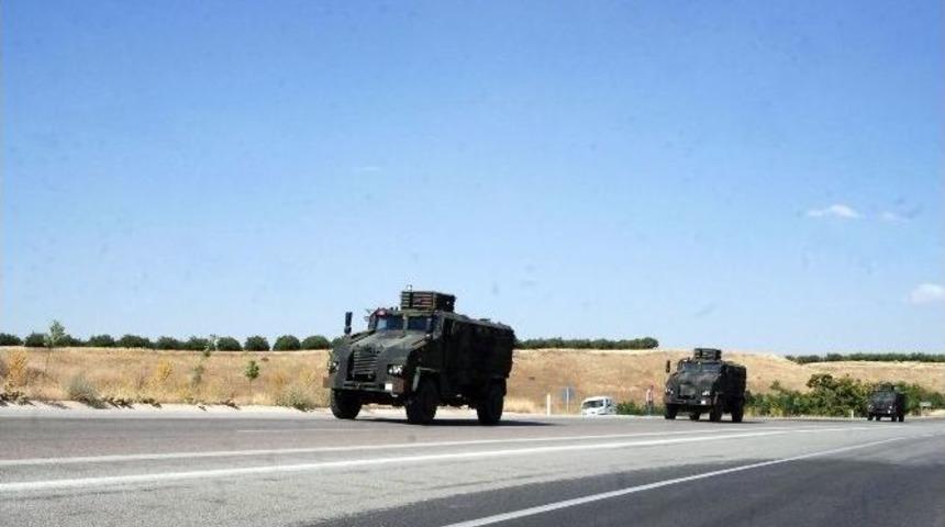 Tunceli&rsquo;den Yola &Ccedil;ıkan Askeri Konvoy Sınıra Doğru İlerliyor