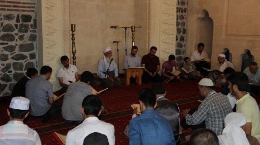 Diyarbakır&rsquo;da S&uuml;leyman Demirel İ&ccedil;in Mevlit Okutuldu