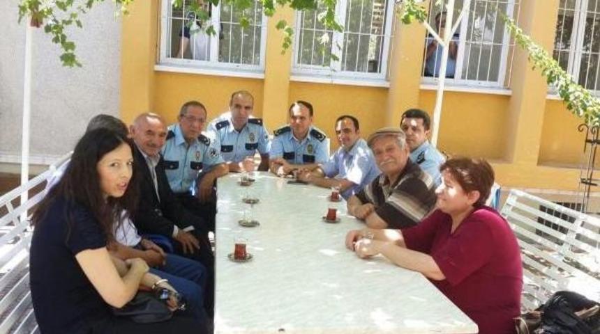 &Ccedil;ocukların Baba Hasreti 50 Yıl Sonra Bitti