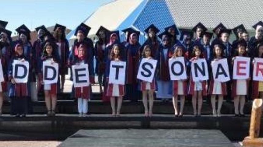 Tıp &Ouml;ğrencileri 'sağlıkta Şiddet Bitsin' Mesajıyla Mezun Oldu