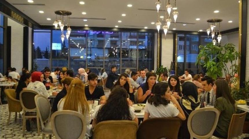 Piazza Ailesi İftar Yemeğinde Buluştu