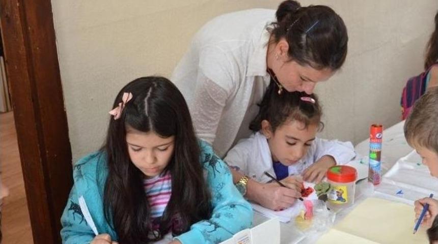 Yaz Kursunda K&uuml;lt&uuml;r Branşlarına İlgi B&uuml;y&uuml;k