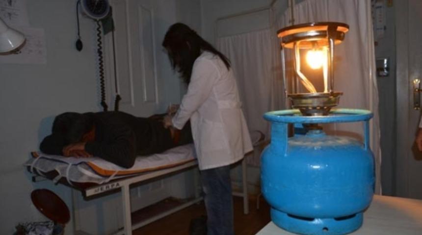 6 g&uuml;nd&uuml;r elektriksiz &ccedil;alışıyorlar