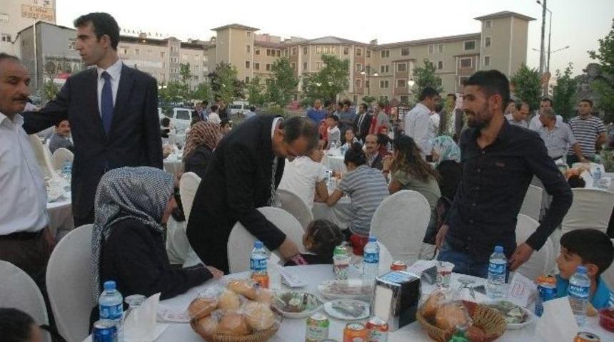 Van Valiliğinden Anlamlı İftar