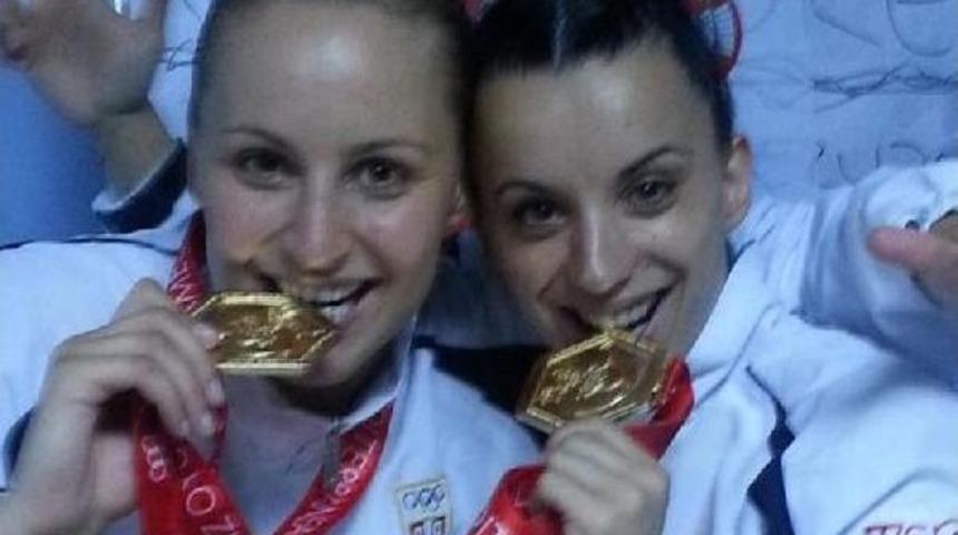 Hentbol'da Gen&ccedil; Uşakspor'dan 3 Imza