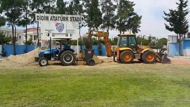 Didim Şehir Stadının Zemini Bakıma Alındı