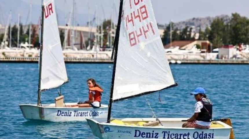 Yelken Yarışlarında B&uuml;y&uuml;k Heyecan