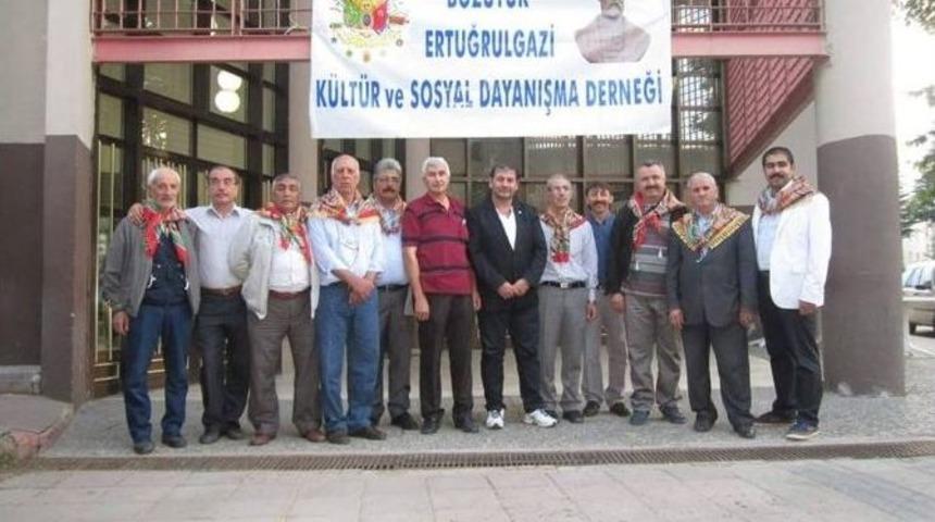 Boz&uuml;y&uuml;k Ertuğrulgazi Derneği İftar Yemeği Verdi