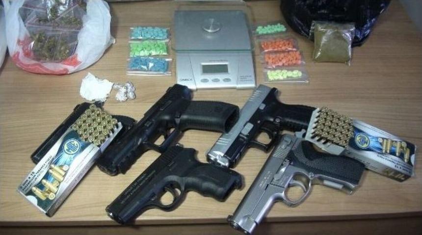 Uyuşturucu Operasyonunda 5 G&ouml;zaltı