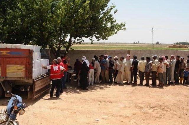 Kızılay'dan Akçakale'deki 1500 Suriyeli Aileye Gıda Yardımı