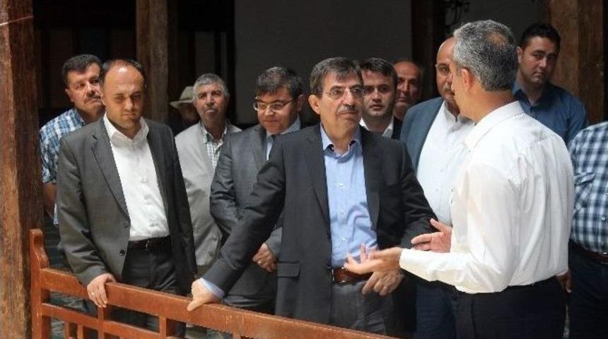 Bakan G&uuml;ll&uuml;ce Beyşehir&rsquo;i Ziyaret Etti