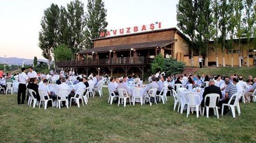 &Uuml;niversite Personeli İftar Yemeğinde Bir Araya Geldi