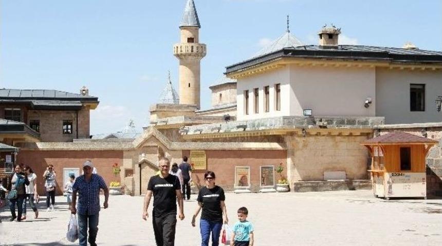 Aleviler, Hacı Bektaş Veli Dergahının Kendilerine Devredilmesini İstiyor