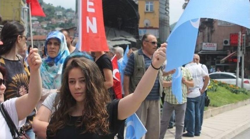 T&uuml;rkiye Kamu-sen &Ccedil;in Zulm&uuml;&rsquo;n&uuml; Protesto Etti