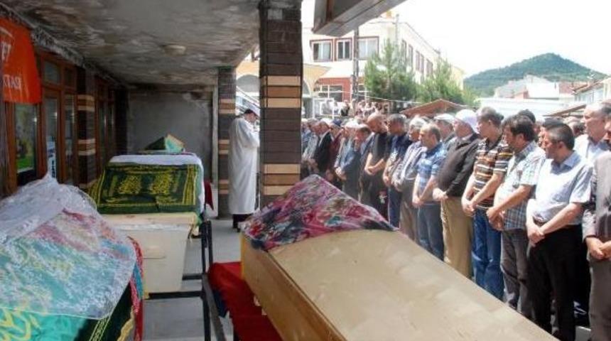 Cenaze Namazları, Katılmak Istedikleri Cenaze Ile Kılındı