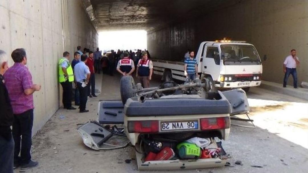 Ankara&rsquo;da Trafik Kazası: 2 &Ouml;l&uuml;