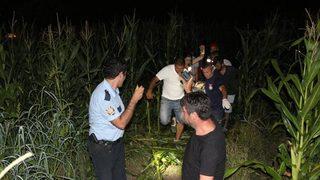 Telefonların ışıklarıyla kaza yapan sürücüyü aradılar