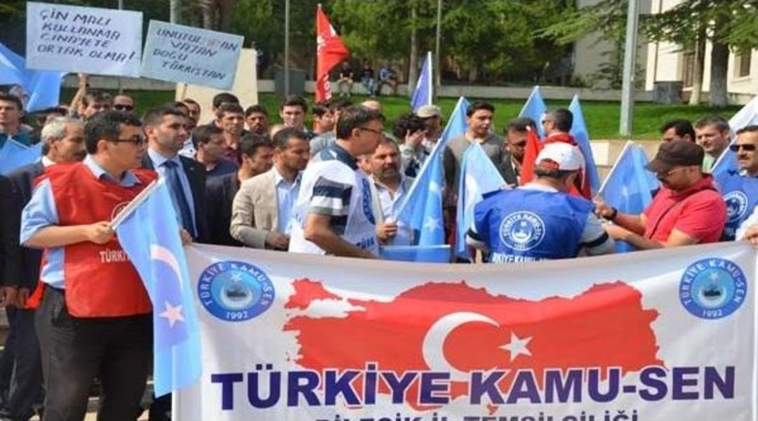 T&uuml;rkiye Kamu-sen Bilecik İl Temsilciliğinden Doğu T&uuml;rkistan Zulm&uuml;ne Protesto