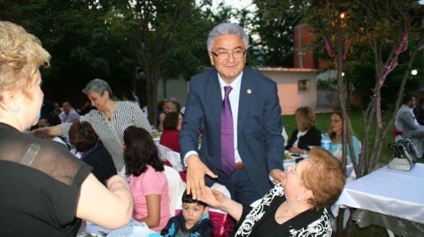 Turp&ccedil;u&rsquo;ndan Partililere İftar Yemeği