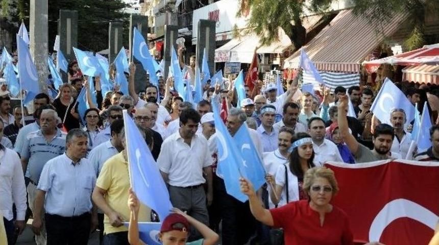 Antalya&rsquo;da Uygur B&ouml;lgesinde M&uuml;sl&uuml;manlara Y&ouml;nelik Uygulamalar Kınandı