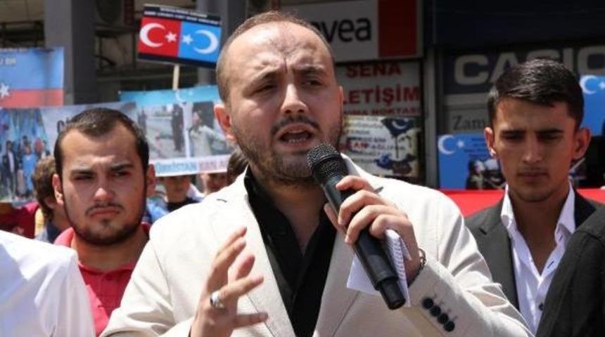 Balıkesir'deki Eylemde Mao'yu Astılar