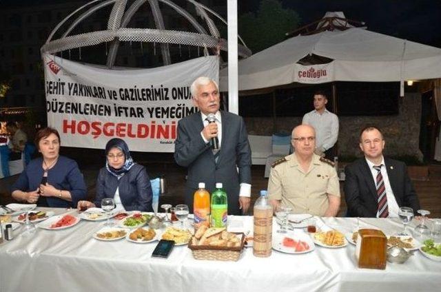 Vali Orhan Alimoğlu, Şehit Yakınları, Gaziler Ve Aileleri İle İftarda Bir Araya Geldi