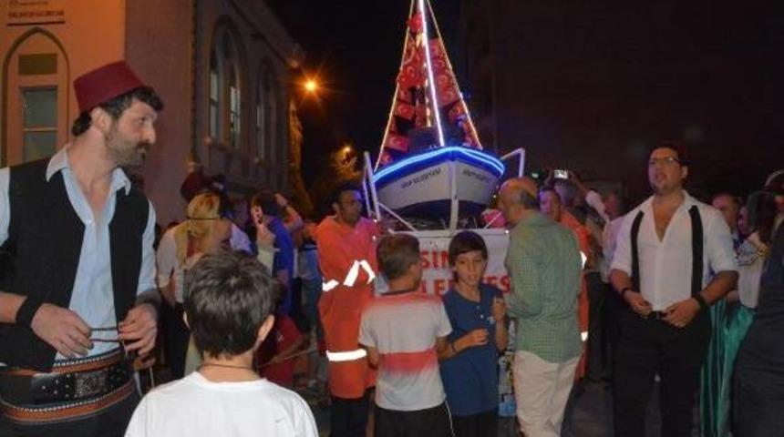 Helesa Şenliği’Nde Kayıkla Sokak Sokak Gezip Para Topladılar