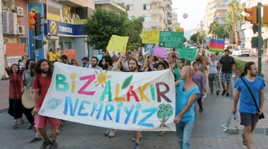 &Ccedil;evreciler 'yery&uuml;z&uuml; Sofrası'nda Iftar Yaptı