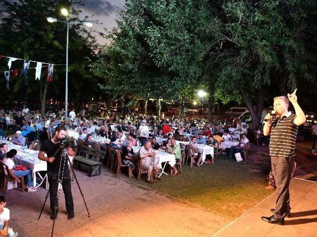 Muratpaşa Belediyesi’nden Sedir Mahallesi’nde 2 Bin Kişiye İftar