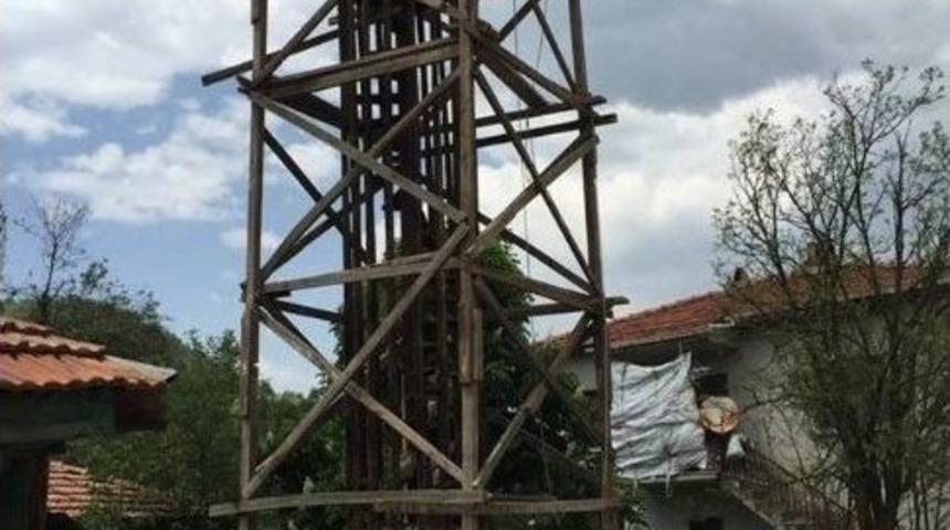 Tarihi Tahta Minare Yıkılmaktan Kurtuluyor