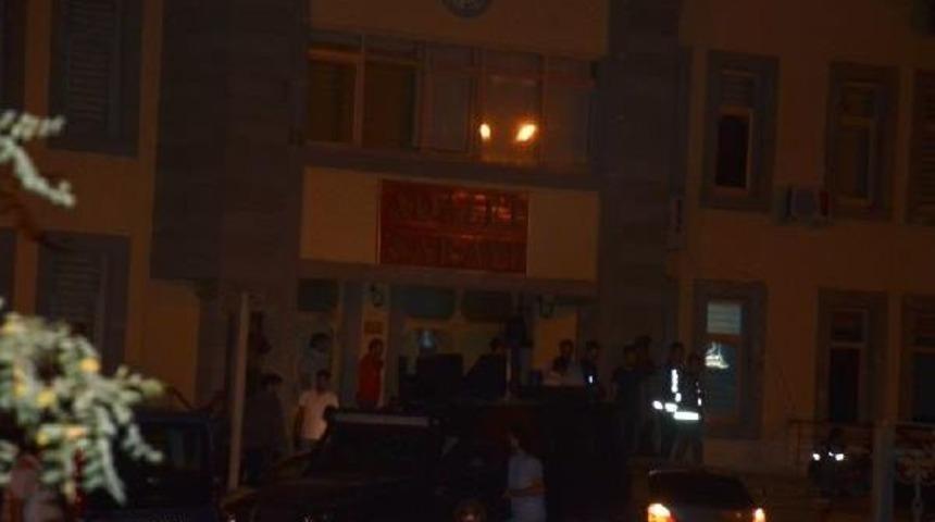 Pkk Adına S&ouml;zde Mahkeme Kuran 5 Kişi Tutuklandı