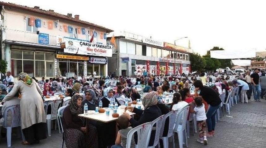 &Ccedil;arşı İftarı Sofrası Ak&ccedil;adağ&rsquo;da Kuruldu