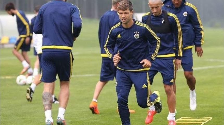 Fenerbah&ccedil;e, Yeni Sezon Hazırlıklarını S&uuml;rd&uuml;r&uuml;yor