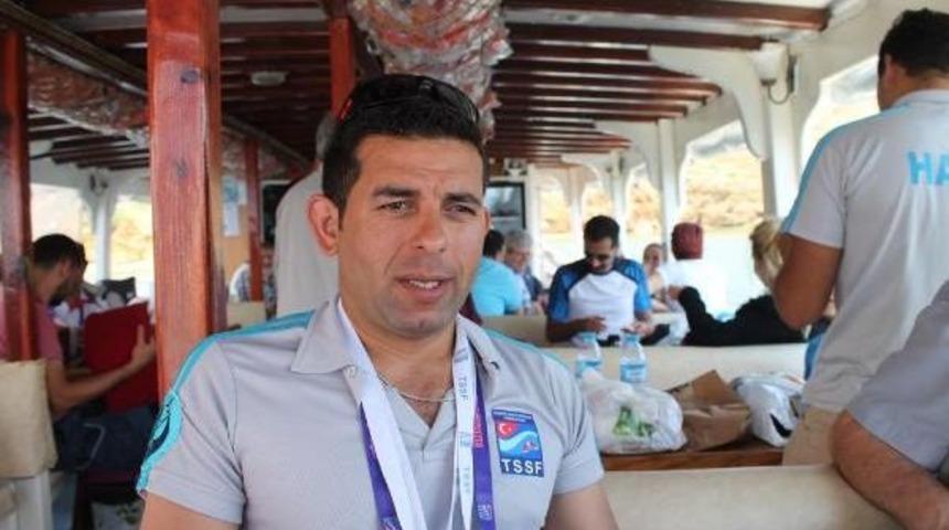 Ferit &Ccedil;alıkuşu, Zıpkınla Balık Avlama Şampiyonu Oldu (2)