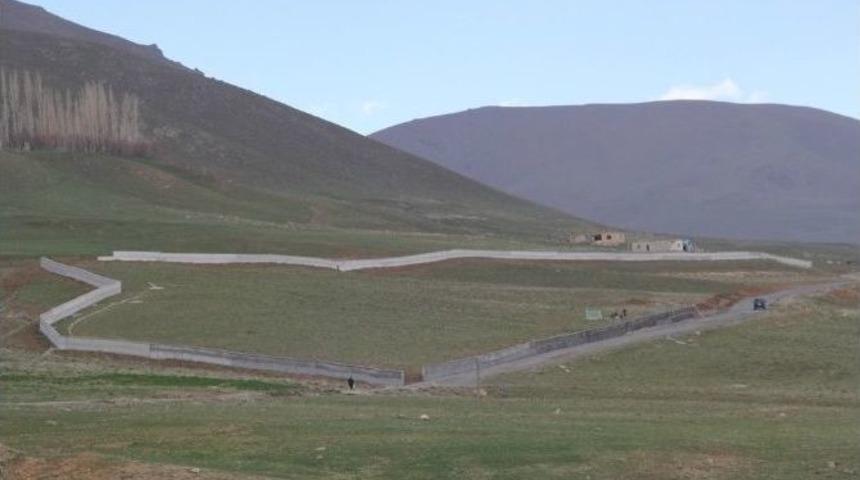 Başkale&rsquo;ye Yeni Mezarlık