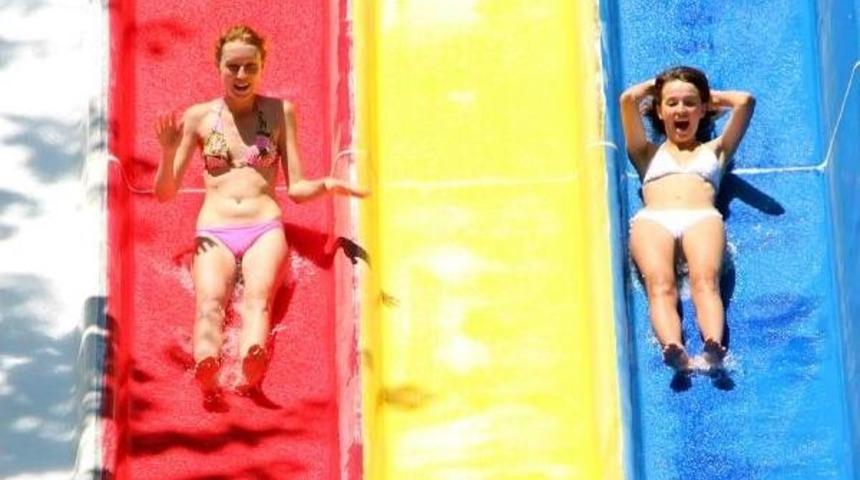 Sıcaktan Bunalan Havuzları Doldurdu