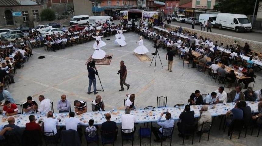 Büyükşehir, Pasinler’de Sokak İftarı Düzenledi