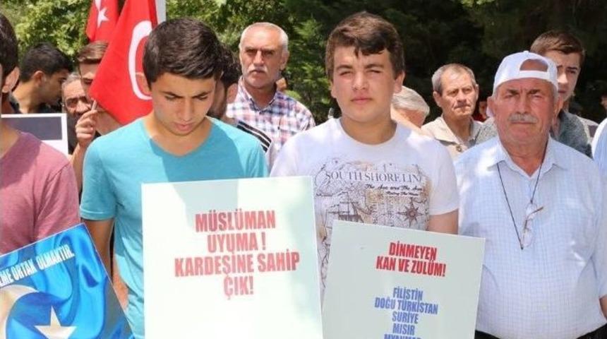 Eskişehir&rsquo;de Doğu T&uuml;rkistan&rsquo;da &Ouml;lenler İ&ccedil;in Gıyabi Cenaze Namazı