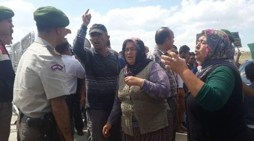 Ankara&rsquo;da Mahalle Sakinlerinden Taş Ocağı Eylemi