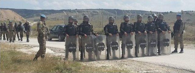 Ankara’da Mahalle Sakinlerinden Taş Ocağı Eylemi