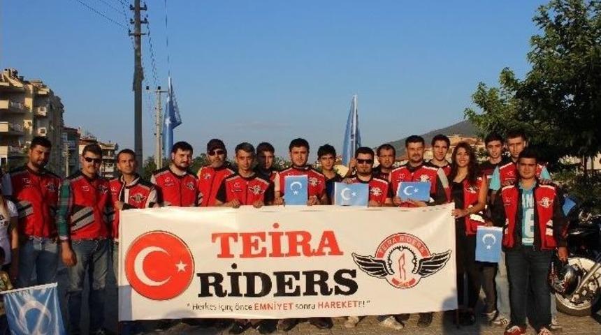 Doğu T&uuml;rkistan İ&ccedil;in Kortej