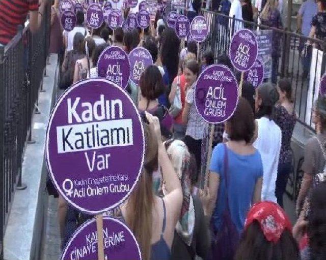 Kadınlar 'kadın Cinayetlerine Dur' Demek Için Yürüdüler