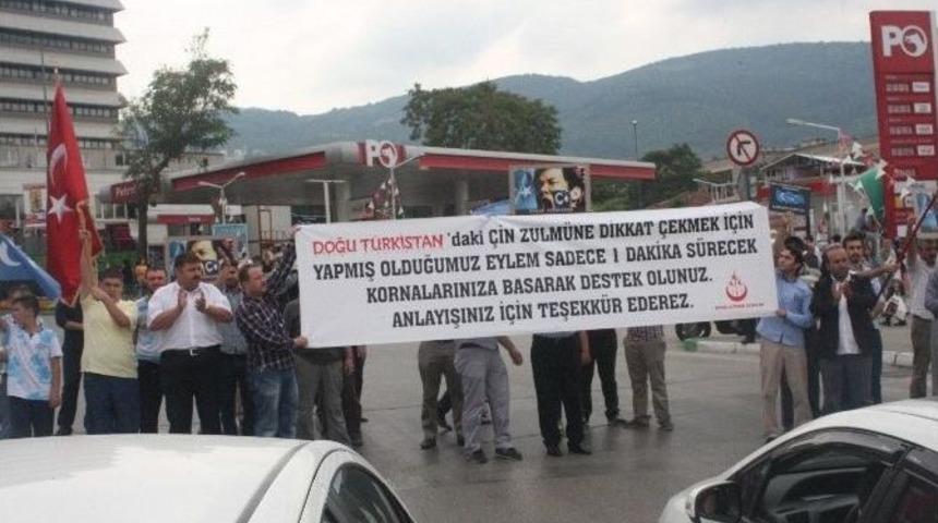 Doğu T&uuml;rkistan İ&ccedil;in Yol Kapattılar