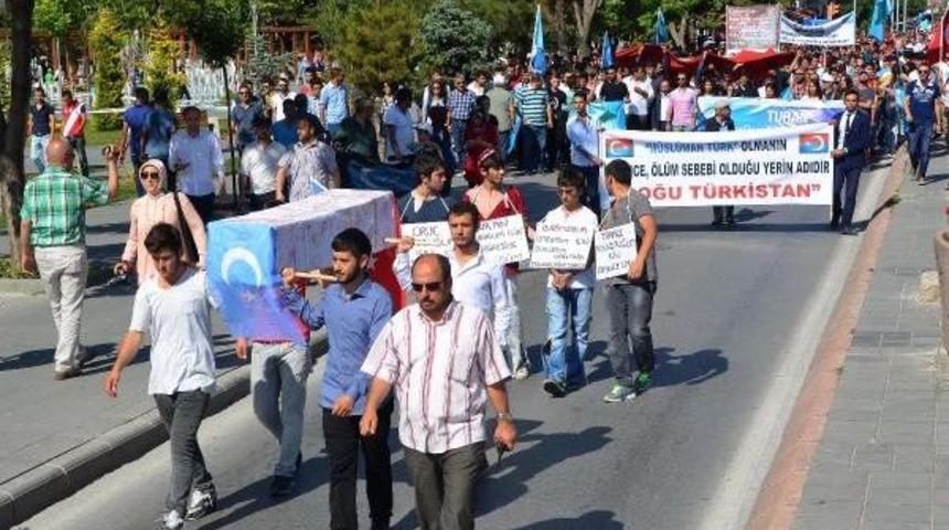Kayseri&rsquo;De Doğu T&uuml;rkistan&rsquo;A Destek Y&uuml;r&uuml;y&uuml;ş&uuml;