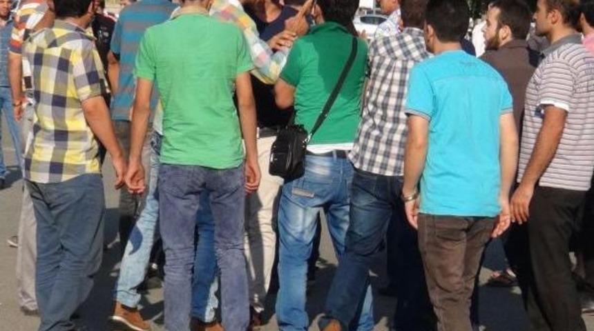 Yardım Dağıtımında Kavga Ve Izdiham