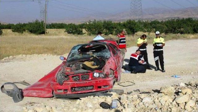 Elazığ'da Kaza : 3 Ağır Yaralı