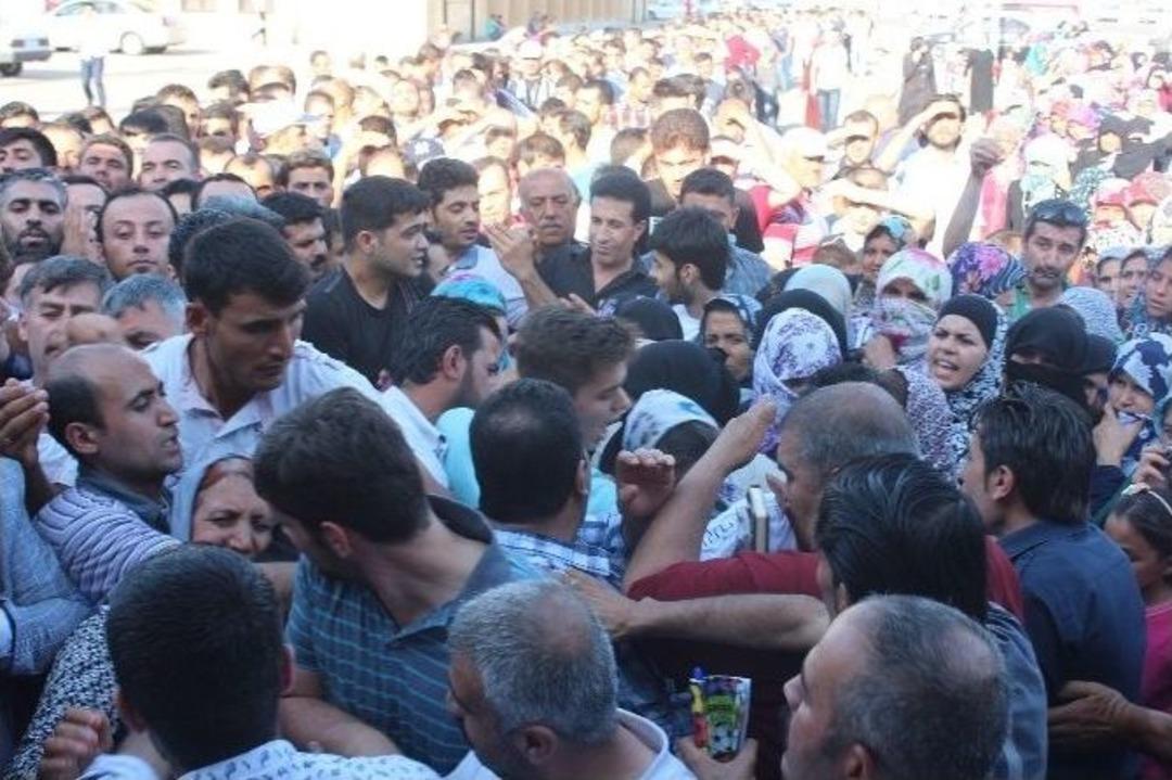 Suriyelilere Gıda Yardımında Arbede