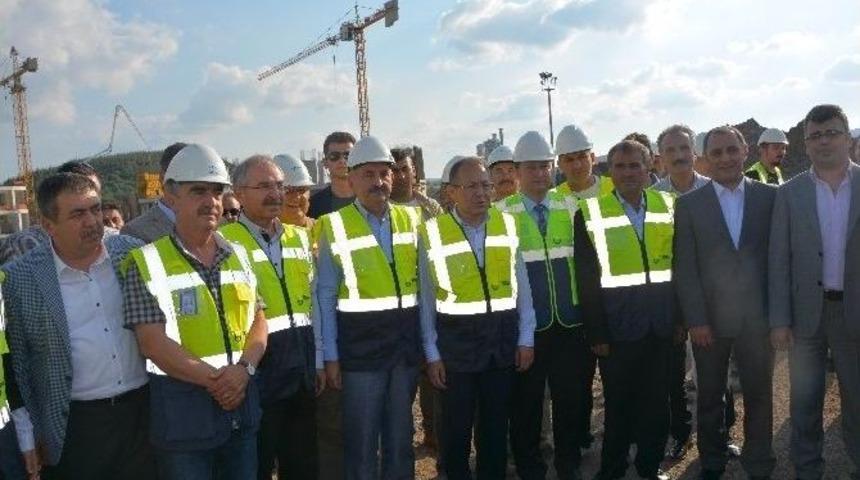 Bakan M&uuml;ezzinoğlu Balıkesir Şehir Hastanesi İnşaatını İnceledi