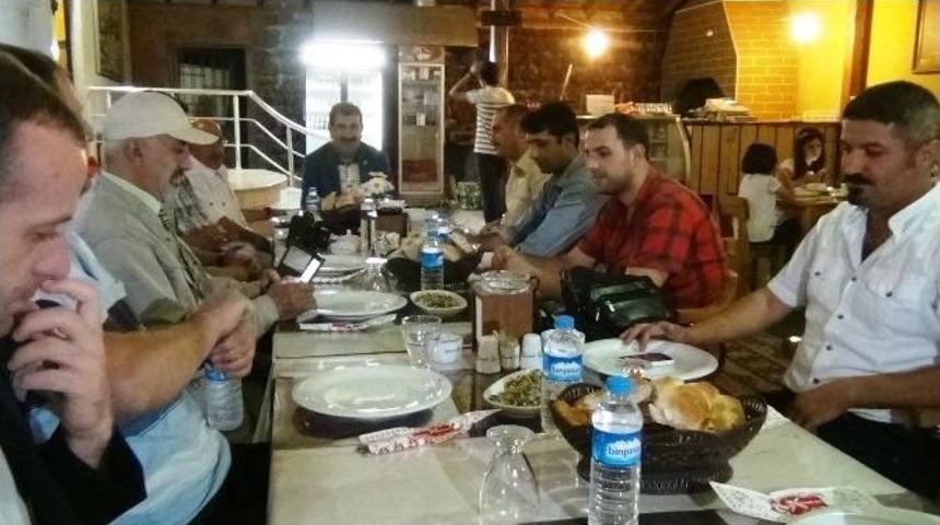 Başkan Nihat &Ccedil;elik Gazetecilerle İftarda Bir Araya Geldi